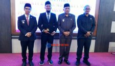 Bupati Karimun, Ing H. Iskandarsyah, Direktur Perumda Tirta Mulia, Ferry Kurniawan, S.H., Wakil Bupati Karimun, Rocky Marciano Bawole, S.Sos., Ketua DPRD Karimun, Raja Rafiza, S.T.