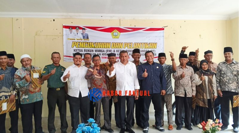 Wakil Bupati Karimun, poto bersama RT/RW se Kelurahan Teluk Air