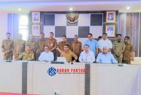 Bupati Karimun, Ing H. Iskandarsyah berpoto bersama Rombongan Kementerian Kelautan dan Perikanan, Perwakilan International Fund Agriculture Development beserta jajaran OPD Pemkab Karimun.