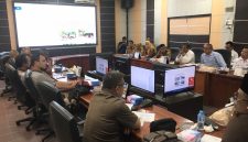 ​RDP di Komisi II DPRD Karimun memanas setelah pedagang sore Pasar Puan Maimun ngotot menolak relokasi ke Blok D.