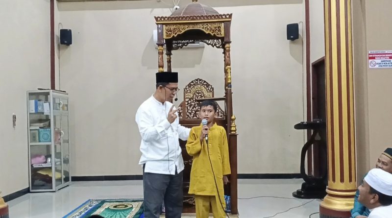 Bupati Karimun, Ing H. Iskandarsyah membiasakan hal yang baik pada anak-anak akan menjadi model hidup mereka ke depan.
