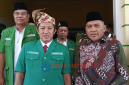 Ketum GP Ansor bersama Wakli Bupati Karimun memberikan keterangan pers pada acara Konfercab GP Ansor Karimun.
