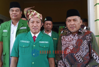 Ketum GP Ansor bersama Wakli Bupati Karimun memberikan keterangan pers pada acara Konfercab GP Ansor Karimun.