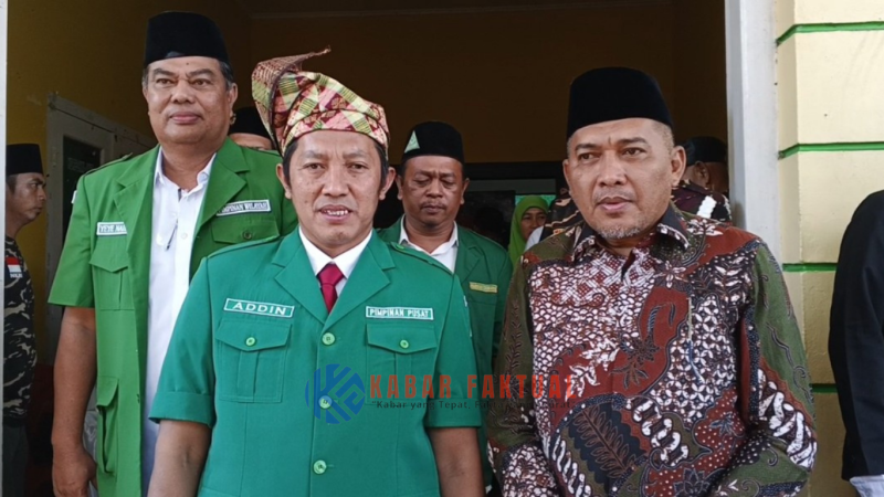 Ketum GP Ansor bersama Wakli Bupati Karimun memberikan keterangan pers pada acara Konfercab GP Ansor Karimun.