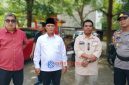 Ketua Komisi II DPRD Karimun, Rodiansyah di dampingi Anggota DPRD, Alloysius, Direktur Perumda Bumi Berazam Jaya, H.M. Mahsun dan Kapolsek Balai, AKP Andri.