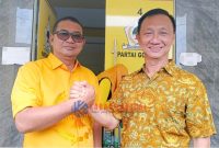 Sekretaris DPD Golkar Karimun, Raja Rafiza, S.T., M.M., dan Anggota DPRD Karimun Fraksi Golkar, Herman Akham, S.H