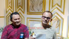 AIT alias TB di dampingi pengacra Ilpan Rambe, S.H. dalam konpers di kediamannya.