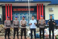 Satpolairud Polres Karimun berhasil membongkar praktik pengiriman 9,5 ton terak timah dan batangan timah tanpa izin.