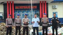 Satpolairud Polres Karimun berhasil membongkar praktik pengiriman 9,5 ton terak timah dan batangan timah tanpa izin.