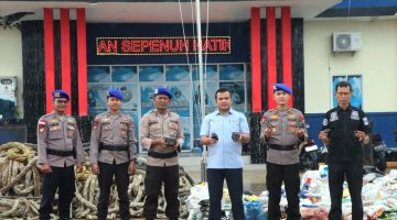 Satpolairud Polres Karimun berhasil membongkar praktik pengiriman 9,5 ton terak timah dan batangan timah tanpa izin.