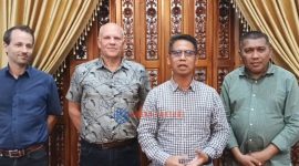 Dari kiri ke kanan:
Mr. Willem, Mr. Jan Hankerna, Bupati Karimun, Ing H. Iskandarsyah, Wakil Bupati Karimun, Rocky Marciano Bawole, S.Sos., M.M.