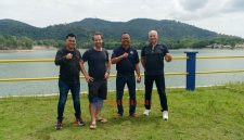 Investor asal Belanda di dampingi Direktur Perizinan dan Pemasaran BP Karimun, Henry Aris Bawole, S.I.Kom saat meninjau Embung Air Baku Desa Pongkar