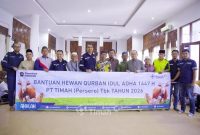 PT Timah (Persero) Tbk menyalurkan hewanqurban di Bangka Tengah. Foto:Ist/Dok. PT Timah Tbk
