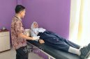 Salah satu siswa yang ikut tes kesehatan bea siswa PT Timah Tbk. (Foto: Dok. PT Timah Tbk)