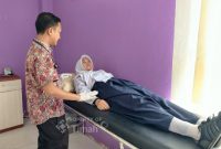Salah satu siswa yang ikut tes kesehatan bea siswa PT Timah Tbk. (Foto: Dok. PT Timah Tbk)
