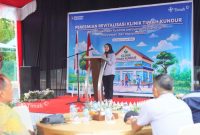 Direktur SDM PT TIMAH (Persero) Tbk Ratih Mayasari meresmikan langsung revitalisasi Klinik Timah Kundur. Foto: Ist/Dok. PT Timah Tbk