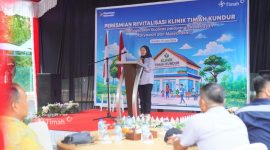 Direktur SDM PT TIMAH (Persero) Tbk Ratih Mayasari meresmikan langsung revitalisasi Klinik Timah Kundur. Foto: Ist/Dok. PT Timah Tbk