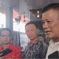 Ketua Rumah Duka Cetya Vidia Sagara saat memebrikan keterangan pers didampingi Anggota DPRD Karimun, Bupati Karimun, Kapolsek Meral