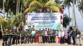 PT Timah Tbk Bersama Masyarakat Kerja Bakti Membersihkan Pantai Asmara Dewi dalam rangka Hari Lingkungan Hidup Sedunia.