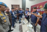 ‎Satresnarkoba Polres Karimun lakukan pemusnahan barang bukti dengan cara diblender, dihancurkan dengan alat berat, kemudian direbus menggunakan air panas.
