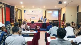 Bupati Karimun, Ing H. Iskandarsyah saat memberikan penjelasan terkait regulasi sedimentasi.