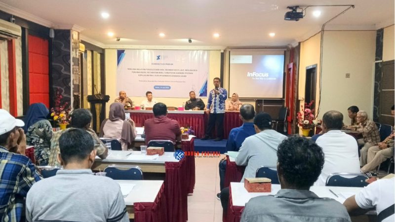 Bupati Karimun, Ing H. Iskandarsyah saat memberikan penjelasan terkait regulasi sedimentasi.